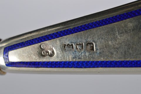 Four silver handled shoehorns