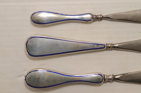Four silver handled shoehorns