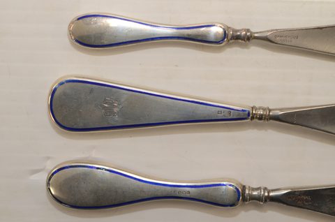 Four silver handled shoehorns