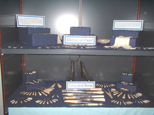 Basingstoke Ivory & Bone Buttonhooks
