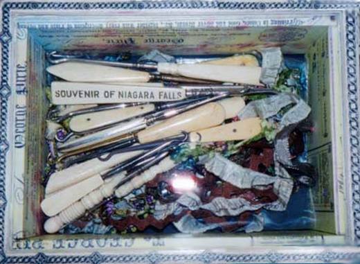 Buttonhook Box
