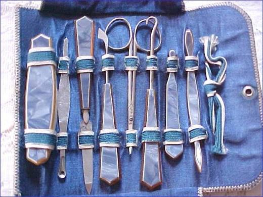Blue Manicure set buttonhook 5.25in