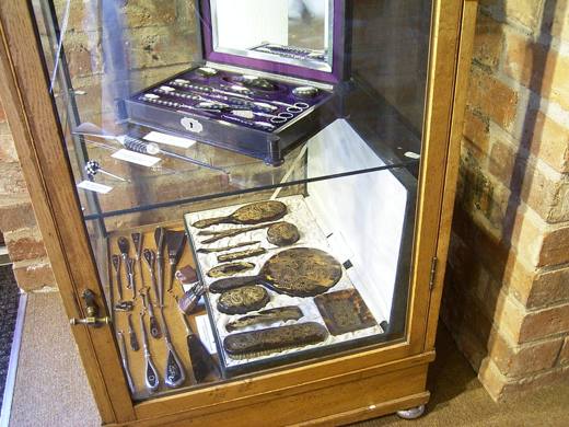 Redditch Exhibition show case cased sets tortoiseshell