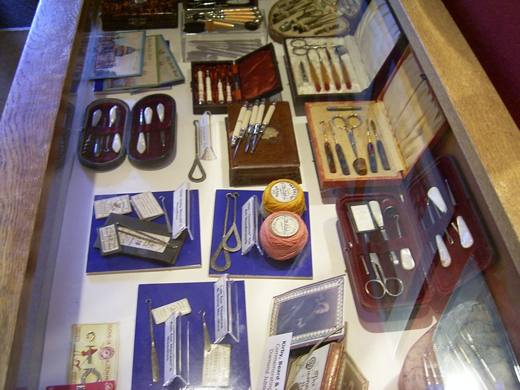 Redditch Exhibition show case cased sets