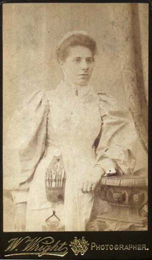 Cabinet Ph Nurse w Chatelaine