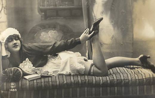 Risque Chambermaid French