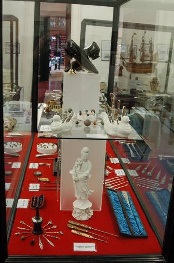 Swansea exhibition Case Nr 2j