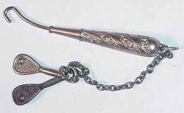 Gold filled glove hook w tennis 2.5in